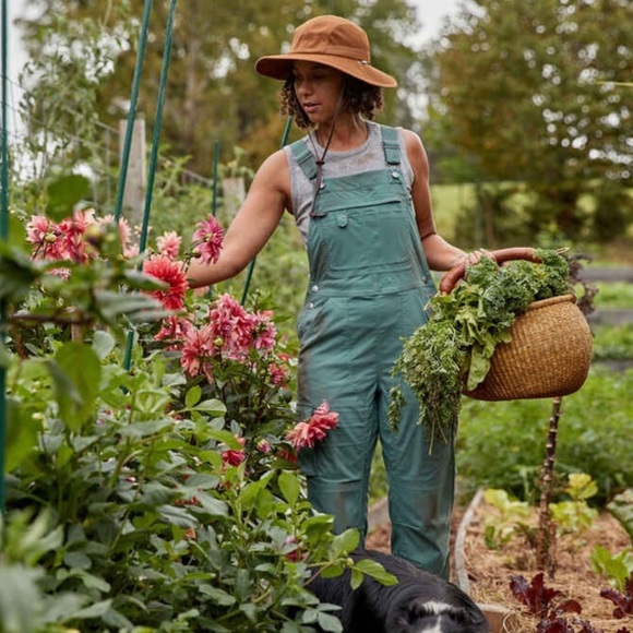 Duluth Trading Co Pants - DULUTH TRADING CO. Women's Heirloom Gardening Bib Overall Green Double Knee Fir